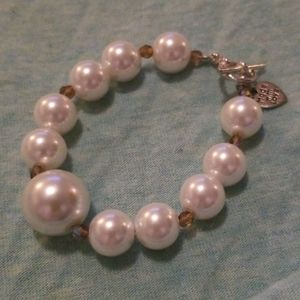 Pearl bracelet
